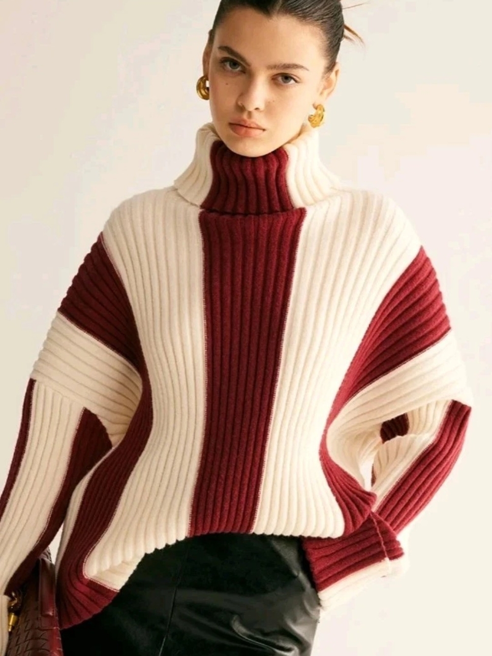 Commense Oversized Color Block Turtleneck Sweater Large in Cream and Burgundy